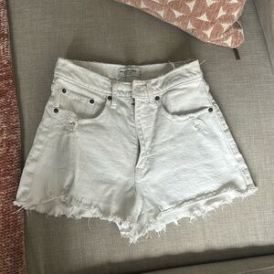Abercrombie high rise mom jean shorts / white size 26/2